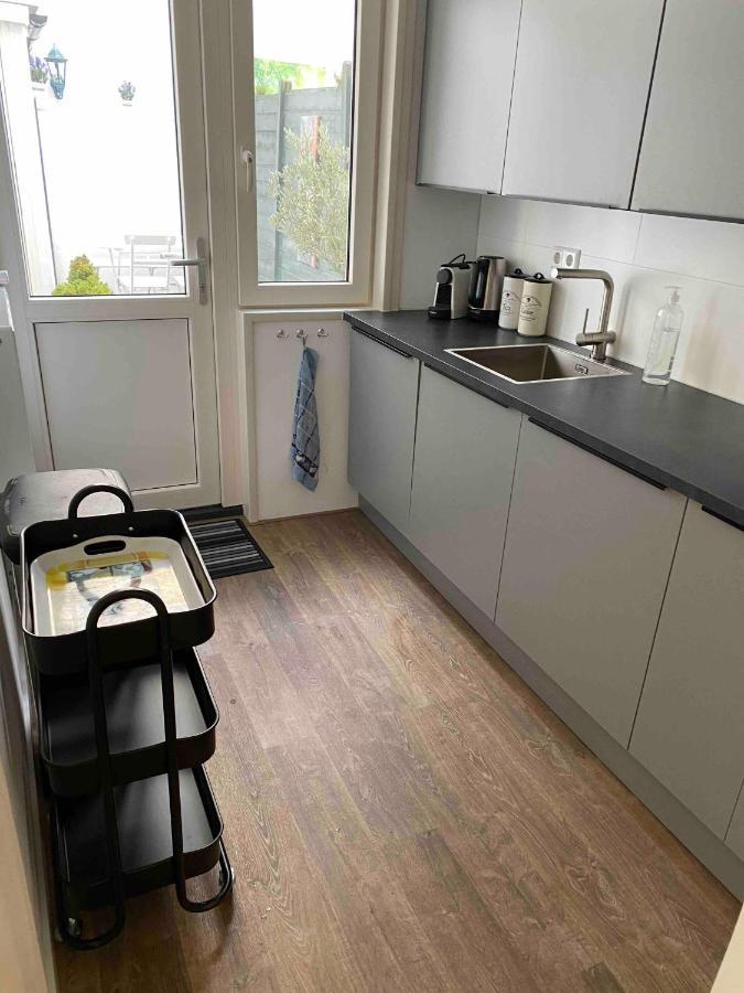Haagshuisje- Eigen Appartement, Dichtbij Alles, Stijlvol Apartment Voorburg