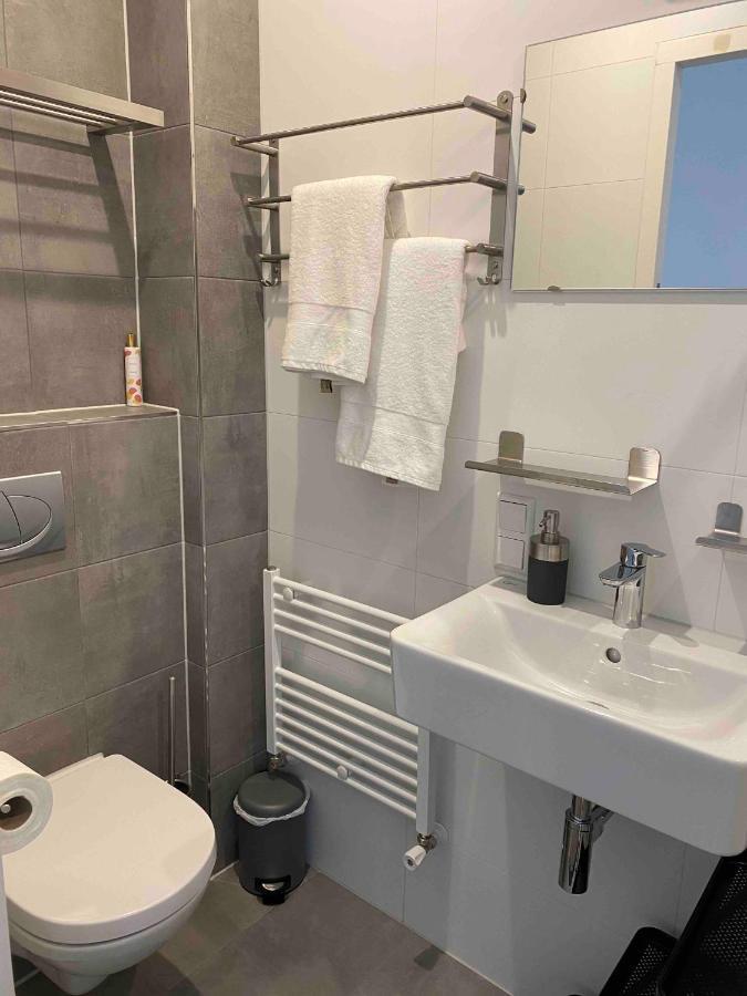 Haagshuisje- Eigen Appartement, Dichtbij Alles, Stijlvol Voorburg
